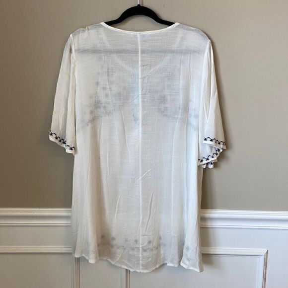 She + Sky Plus Size Blouse - Picture 4 of 10